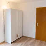 Monteurswohnung Naehe Mainz 5 Schlafzimmer アパート Gabsheim