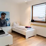 Monteurswohnung Naehe Mainz 5 Schlafzimmer アパート *